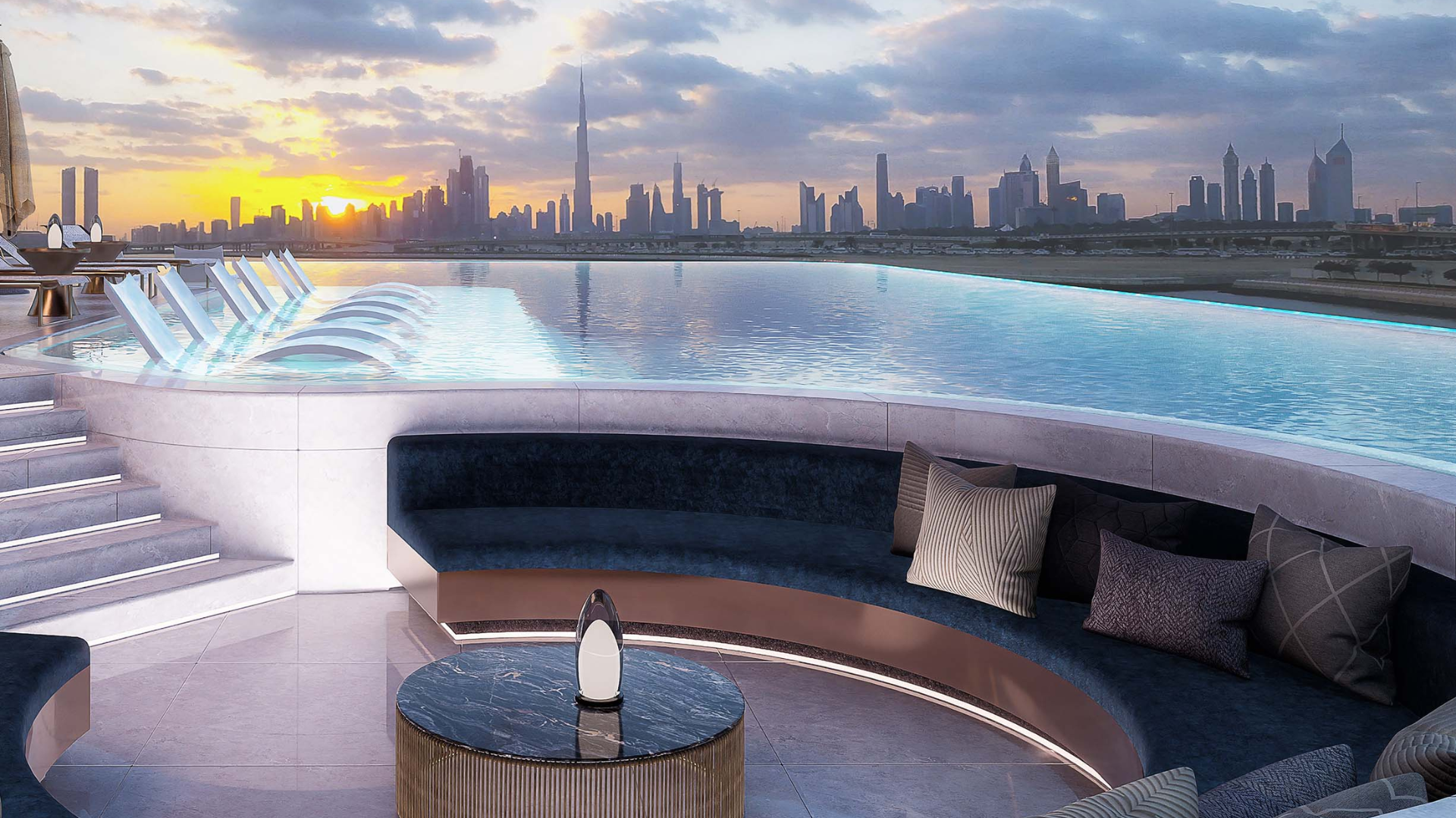 Private balcony with expansive views of nature and the urban horizon